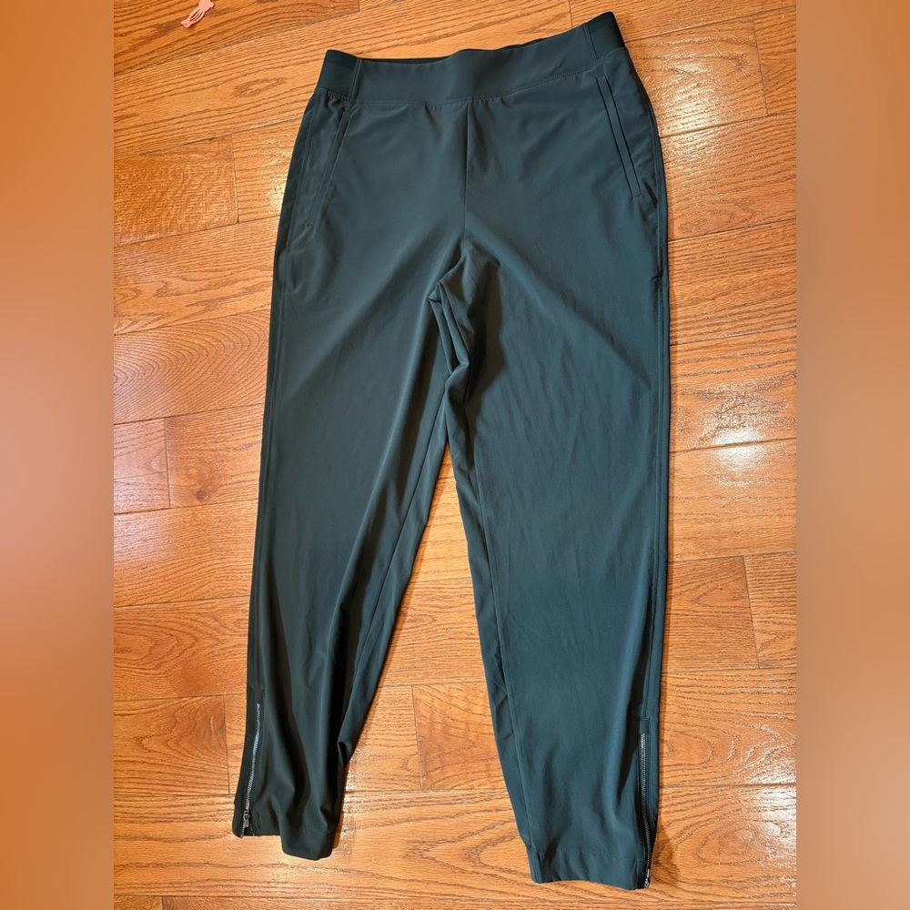 Athleta Olive Green Slim Tapered Pants | 10 Tall | Zipper Pockets & Ankle Zip